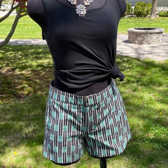 GAP shorts EUC - Picture 7 of 8